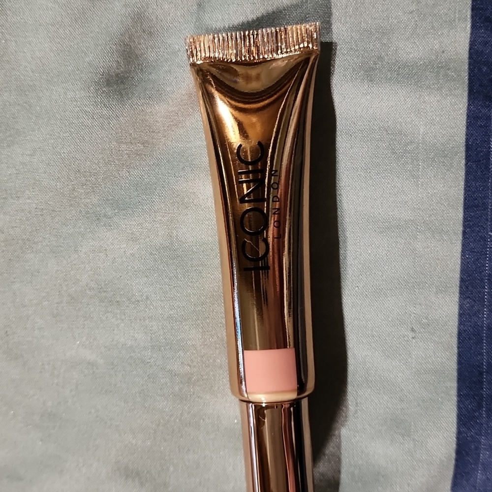 Iconic London sheer blush in fard diaphana
